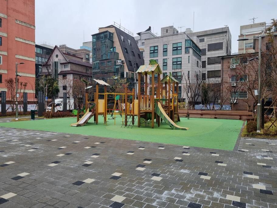 Apartment Yangjae Station & Stream *